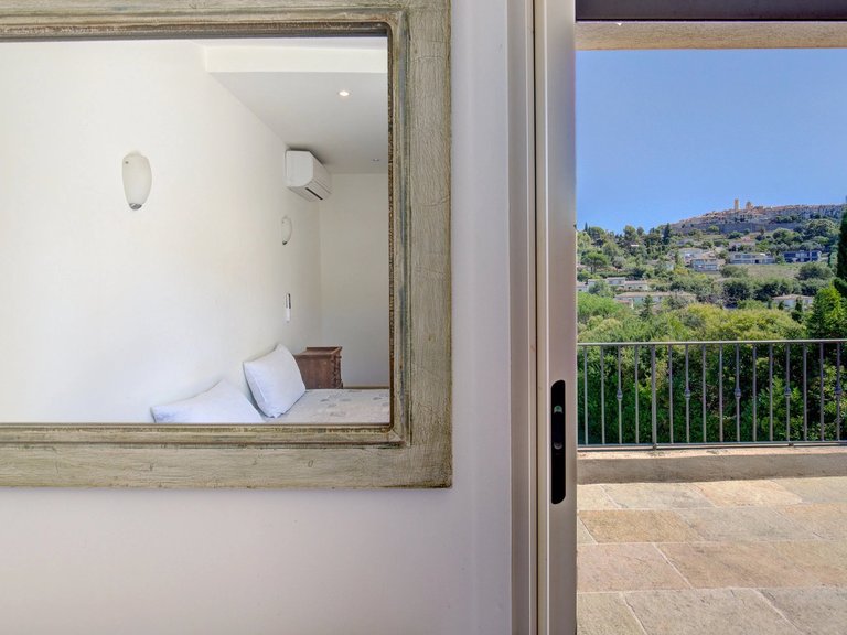 Villa for Sale in St Paul, Vence, St. Paul Area 10