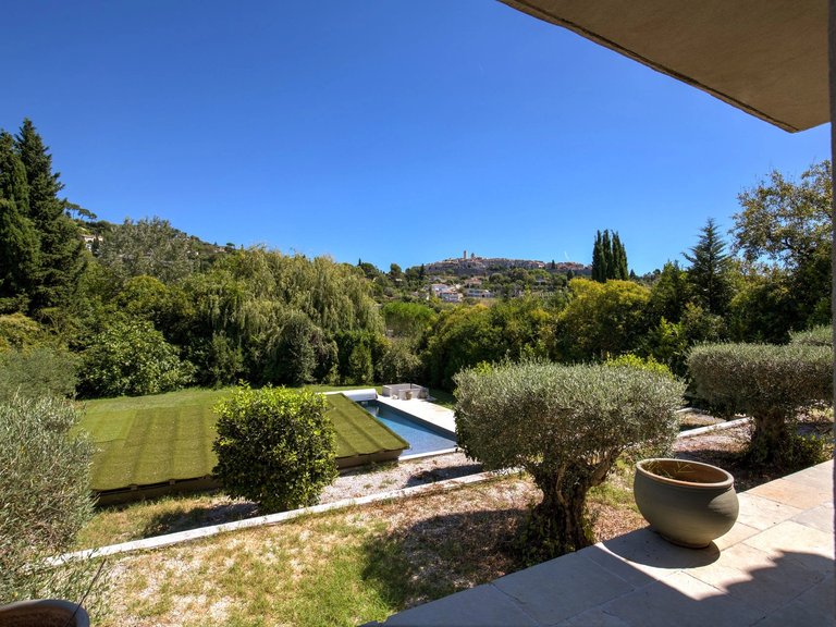 Villa for Sale in St Paul, Vence, St. Paul Area 13