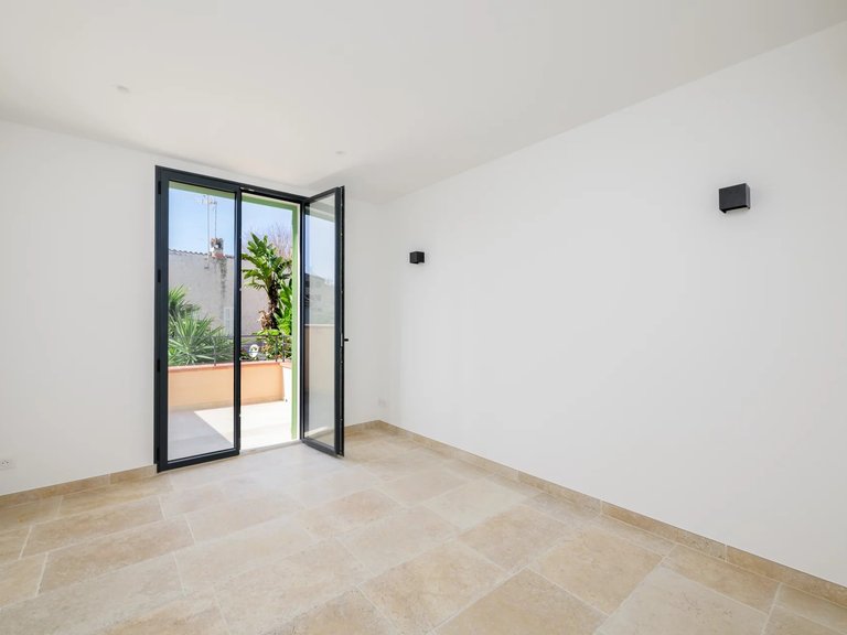 Apartment for Sale in Antibes, Antibes Area 6