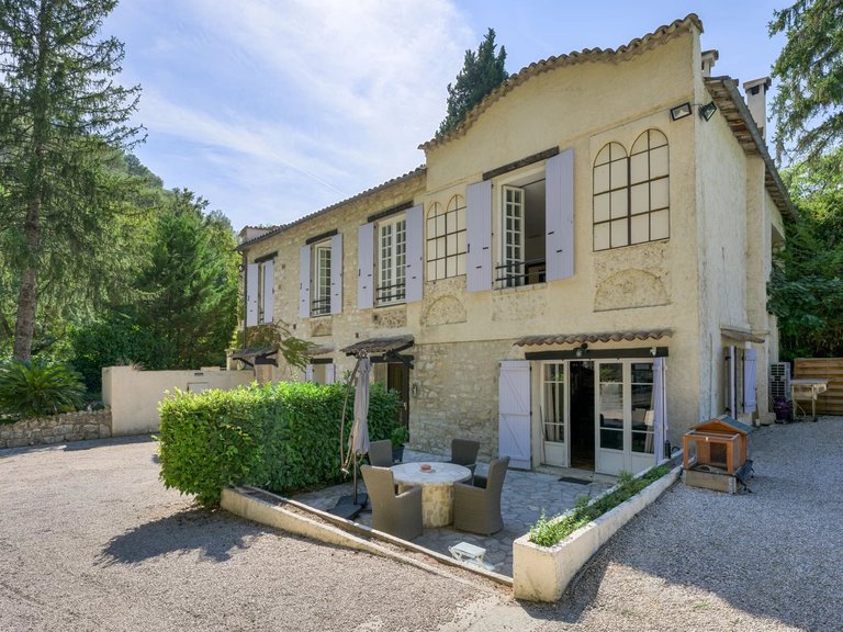 Villa for Sale in La Colle Sur Loup, Vence, St. Paul Area 9