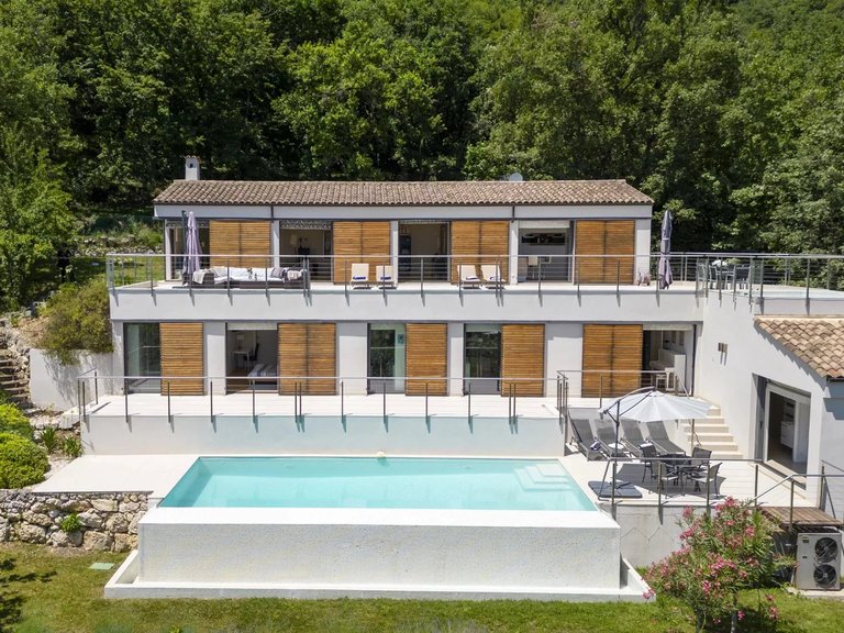 Villa for Sale in Tourrettes Sur Loup, Vence, St. Paul Area 2
