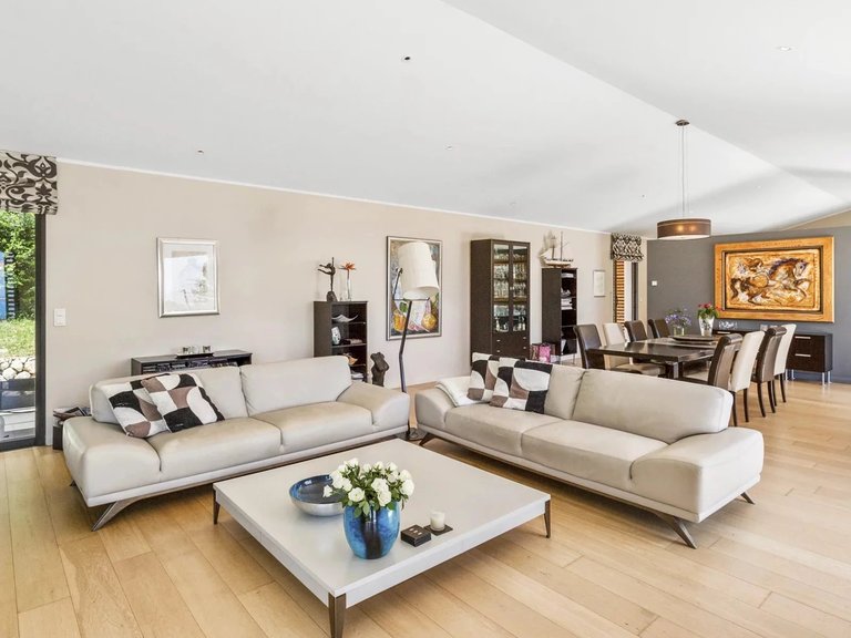 Villa for Sale in Tourrettes Sur Loup, Vence, St. Paul Area 11