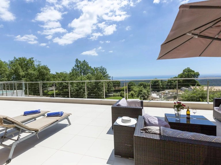 Villa for Sale in Tourrettes Sur Loup, Vence, St. Paul Area 14