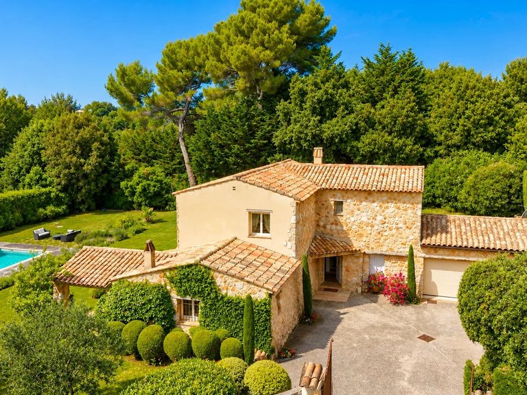 Villa for Sale in St Paul, Vence, St. Paul Area 2