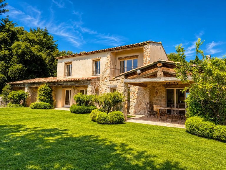 Villa for Sale in St Paul, Vence, St. Paul Area 3