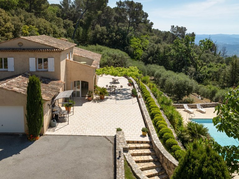 Villa for Sale in Cabris, Mougins, Valbonne, Grasse Area 2