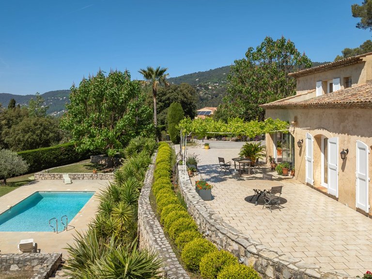 Villa for Sale in Cabris, Mougins, Valbonne, Grasse Area 10