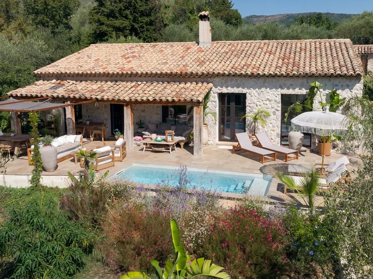 Villa for Sale in Tourrettes Sur Loup, Vence, St. Paul Area 3