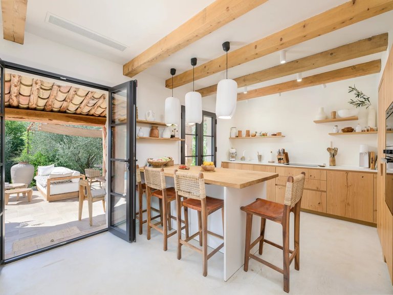 Villa for Sale in Tourrettes Sur Loup, Vence, St. Paul Area 8