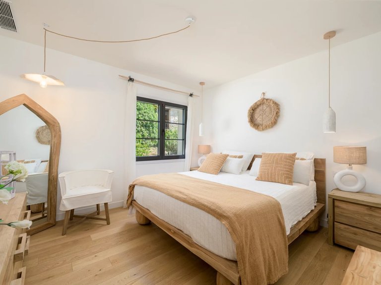 Villa for Sale in Tourrettes Sur Loup, Vence, St. Paul Area 19