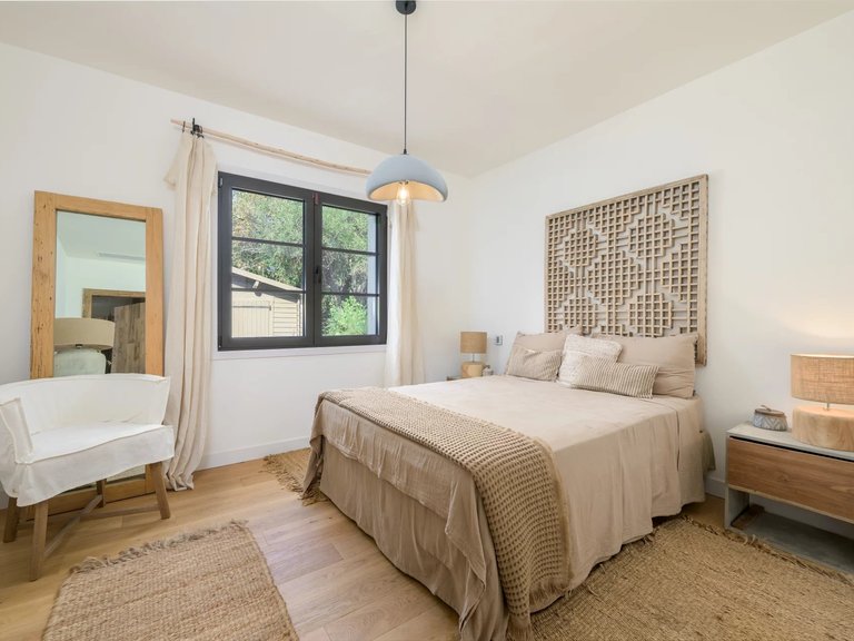 Villa for Sale in Tourrettes Sur Loup, Vence, St. Paul Area 20