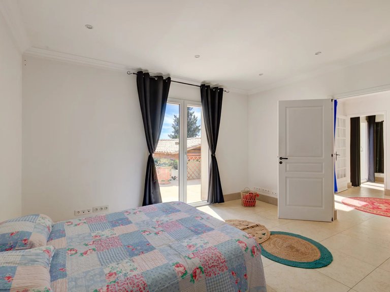 Villa for Sale in Magagnosc, Mougins, Valbonne, Grasse Area 15
