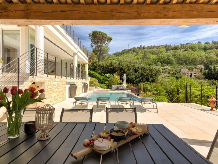 Villa for Sale in Magagnosc, Mougins, Valbonne, Grasse Area 18