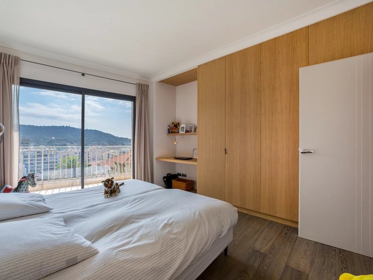 Apartment for Sale in Cannes, Cannes Area 8
