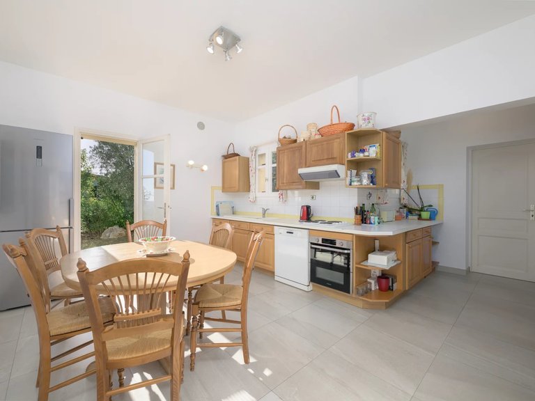 Villa for Sale in Valbonne, Mougins, Valbonne, Grasse Area 7