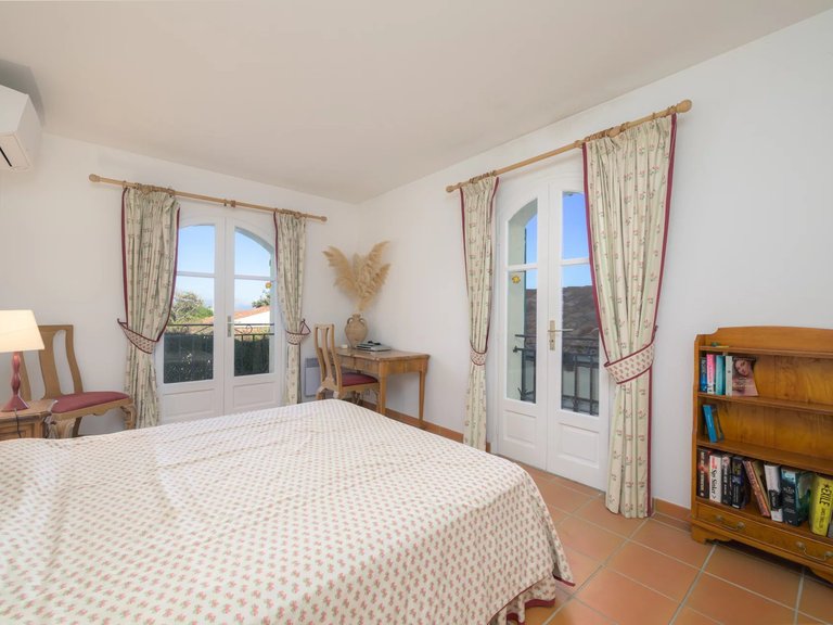Villa for Sale in Valbonne, Mougins, Valbonne, Grasse Area 8