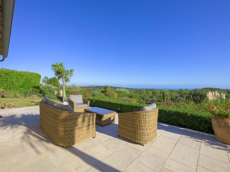Villa for Sale in Valbonne, Mougins, Valbonne, Grasse Area 17