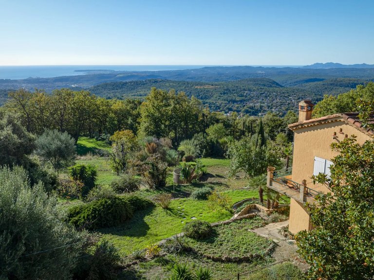 Villa for Sale in Vence, Vence, St. Paul Area 1