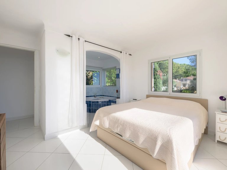 Villa for Sale in Vence, Vence, St. Paul Area 17