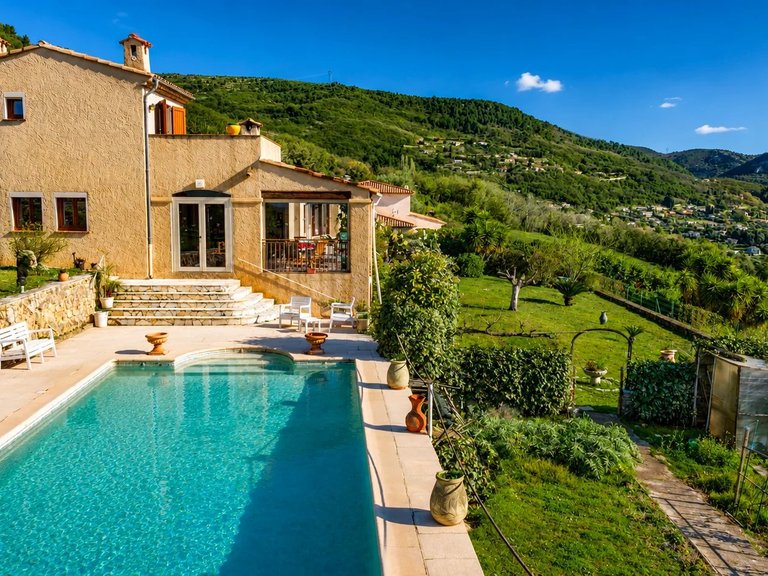 Villa for Sale in Tourrettes Sur Loup, Vence, St. Paul Area 2