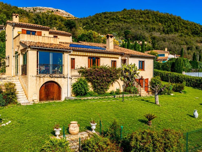 Villa for Sale in Tourrettes Sur Loup, Vence, St. Paul Area 5