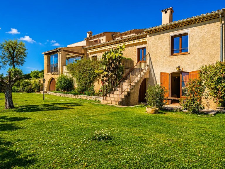 Villa for Sale in Tourrettes Sur Loup, Vence, St. Paul Area 8