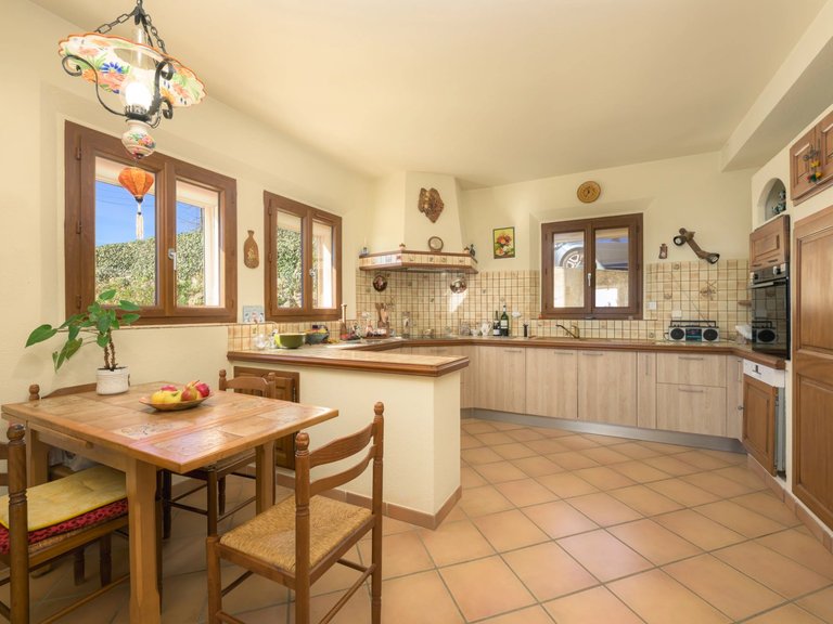 Villa for Sale in Tourrettes Sur Loup, Vence, St. Paul Area 13