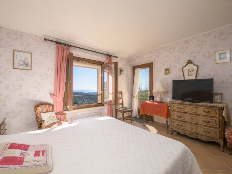 Villa for Sale in Tourrettes Sur Loup, Vence, St. Paul Area 18