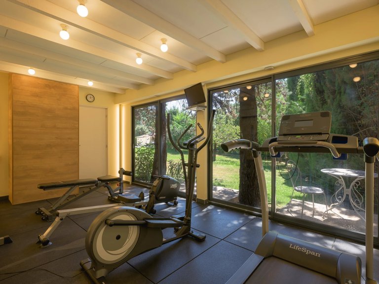 Villa for Sale in Cabris, Mougins, Valbonne, Grasse Area 20