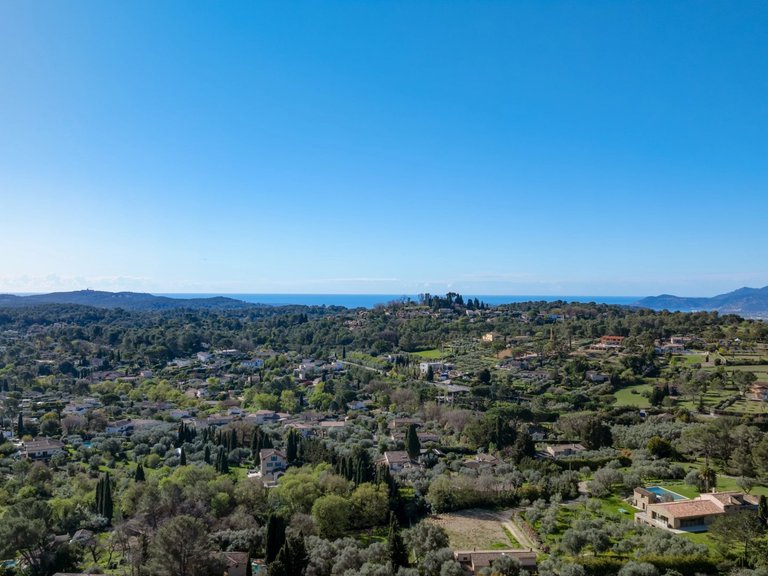 Villa for Sale in Valbonne, Mougins, Valbonne, Grasse Area 2