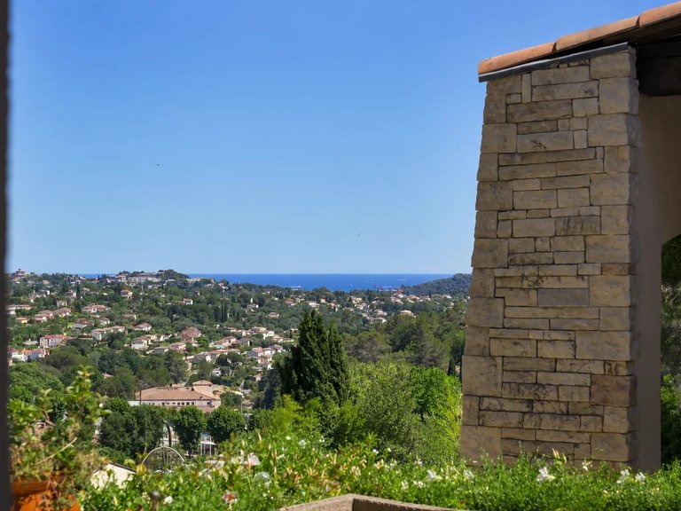 Villa for Sale in La Colle Sur Loup, Vence, St. Paul Area 1