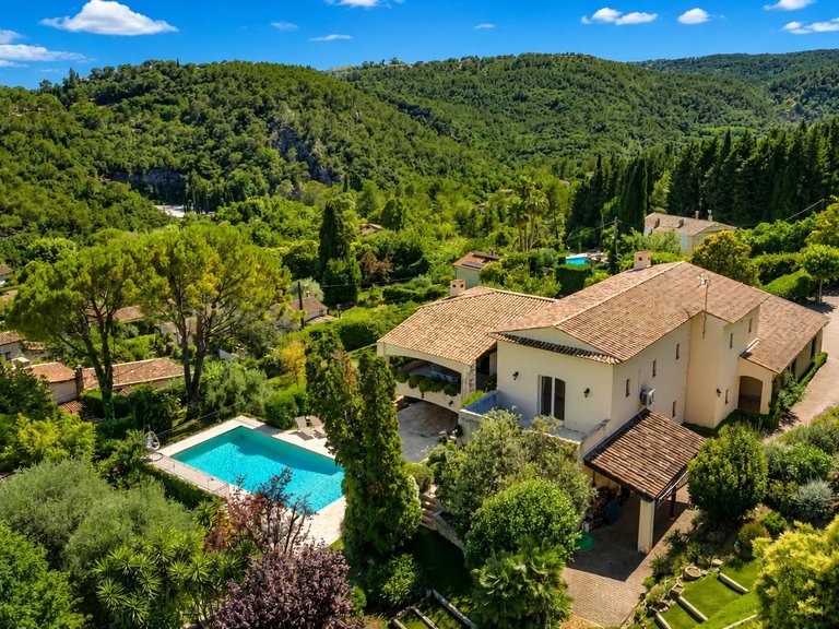 Villa for Sale in La Colle Sur Loup, Vence, St. Paul Area 4