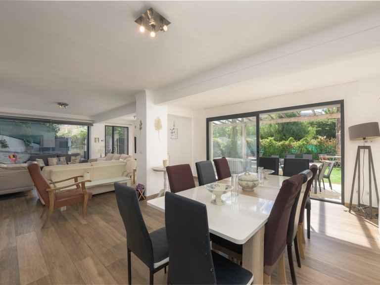 Villa for Sale in Cannes, Cannes Area 7