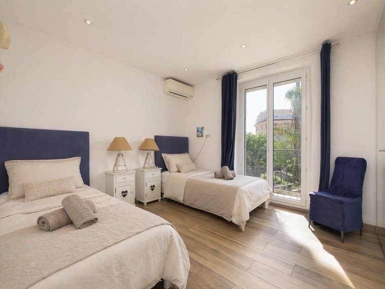 Villa for Sale in Cannes, Cannes Area 10