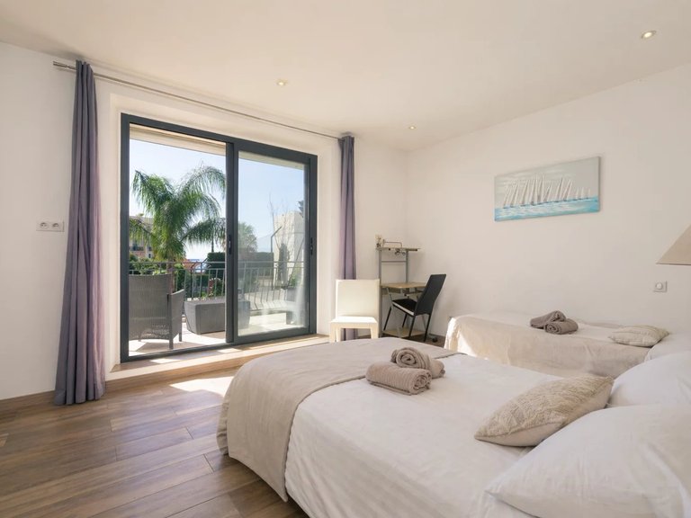 Villa for Sale in Cannes, Cannes Area 12