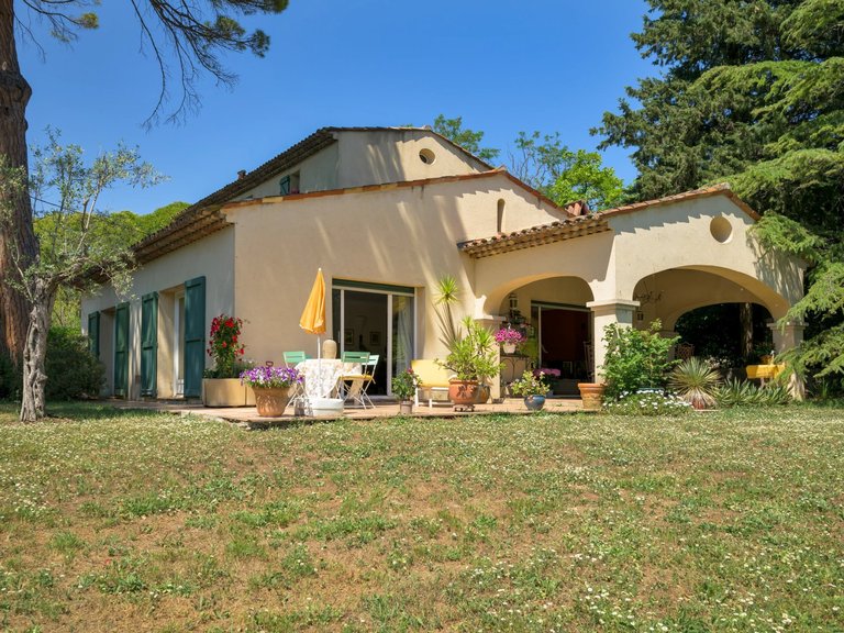 Villa for Sale in Grasse, Mougins, Valbonne, Grasse Area 13