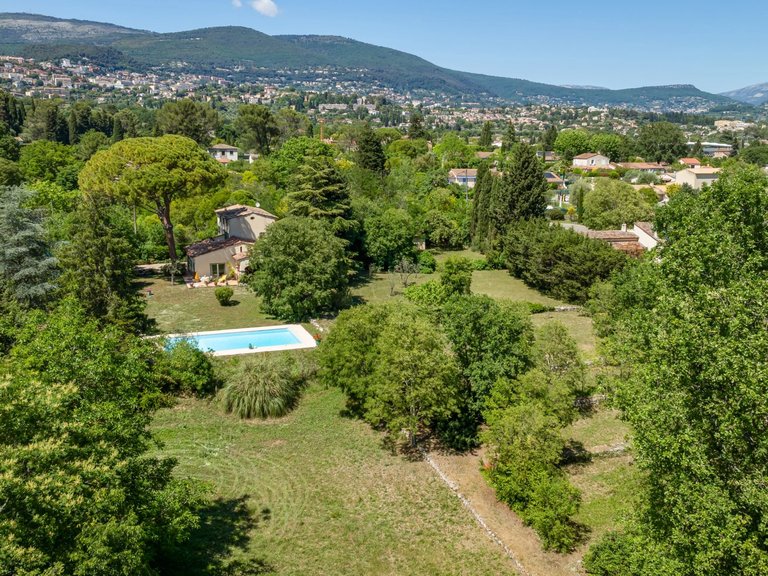 Villa for Sale in Grasse, Mougins, Valbonne, Grasse Area 15