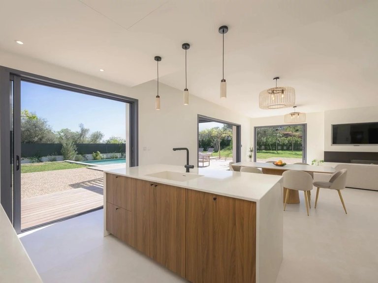 Villa for Sale in Roquefort Les Pins, Mougins, Valbonne, Grasse Area 6
