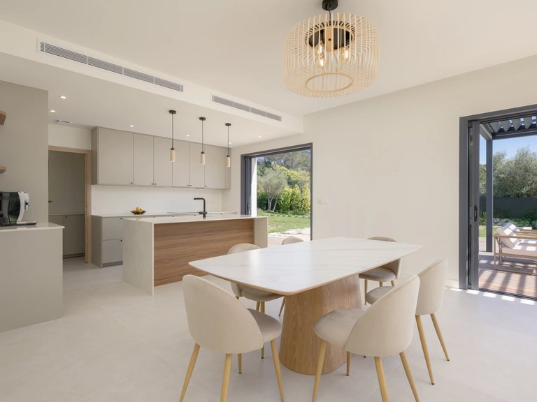 Villa for Sale in Roquefort Les Pins, Mougins, Valbonne, Grasse Area 13