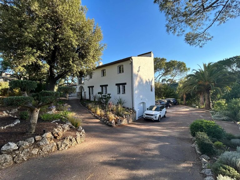 Villa for Sale in Biot, Mougins, Valbonne, Grasse Area 16