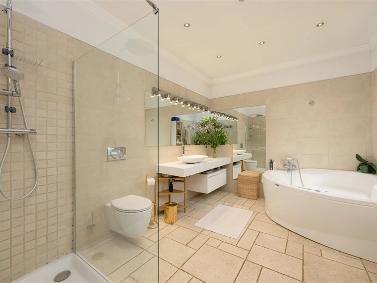 Villa for Sale in Mouans Sartoux, Mougins, Valbonne, Grasse Area 9