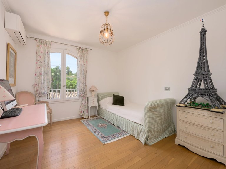 Villa for Sale in Mouans Sartoux, Mougins, Valbonne, Grasse Area 11