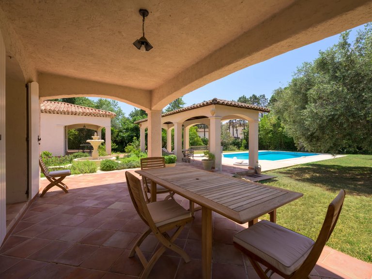 Villa for Sale in Mouans Sartoux, Mougins, Valbonne, Grasse Area 16