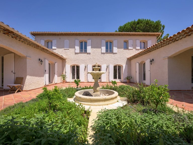 Villa for Sale in Mouans Sartoux, Mougins, Valbonne, Grasse Area 17