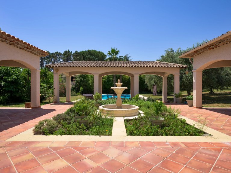 Villa for Sale in Mouans Sartoux, Mougins, Valbonne, Grasse Area 18