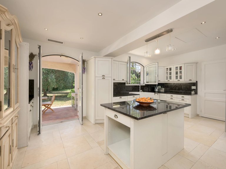 Villa for Sale in Mouans Sartoux, Mougins, Valbonne, Grasse Area 5
