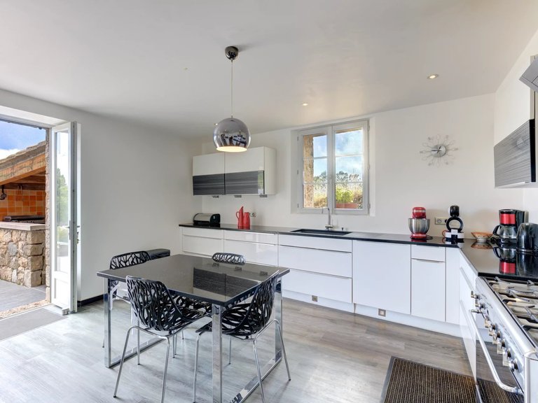 Villa for Sale in Tourrettes Sur Loup, Vence, St. Paul Area 10