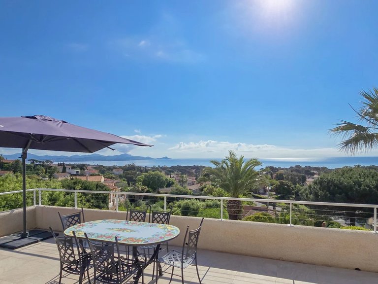 Villa for Sale in Saint Aygulf, St Raphaël, Ste Maxime Area 1