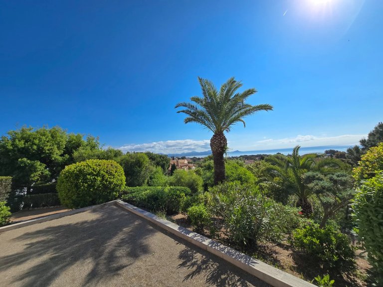 Villa for Sale in Saint Aygulf, St Raphaël, Ste Maxime Area 17