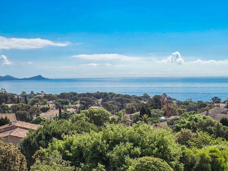 Villa for Sale in Saint Aygulf, St Raphaël, Ste Maxime Area 3